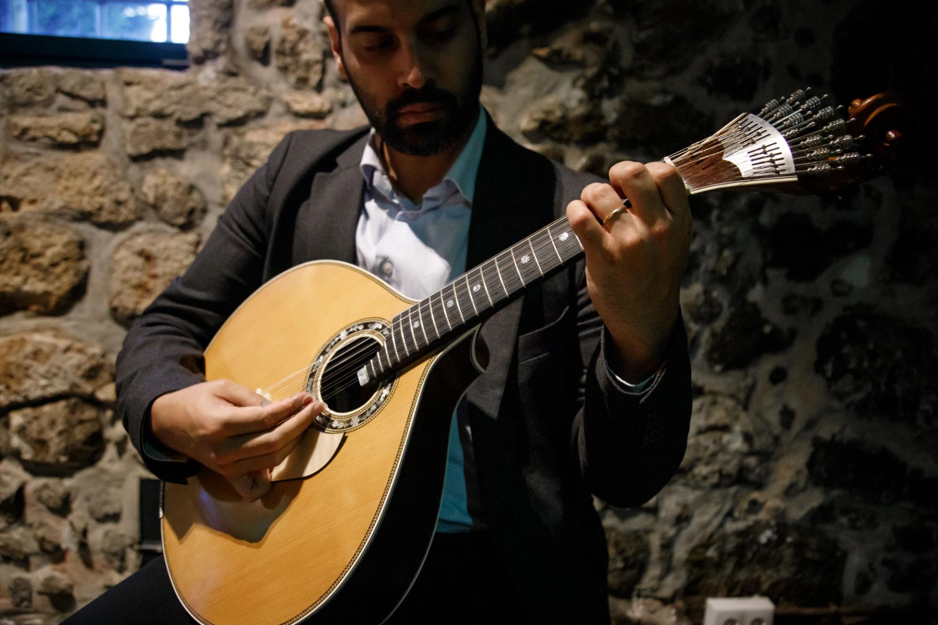 6 Bridges Cruise with visit to the cellars, Wine Tasting and Fado - 1