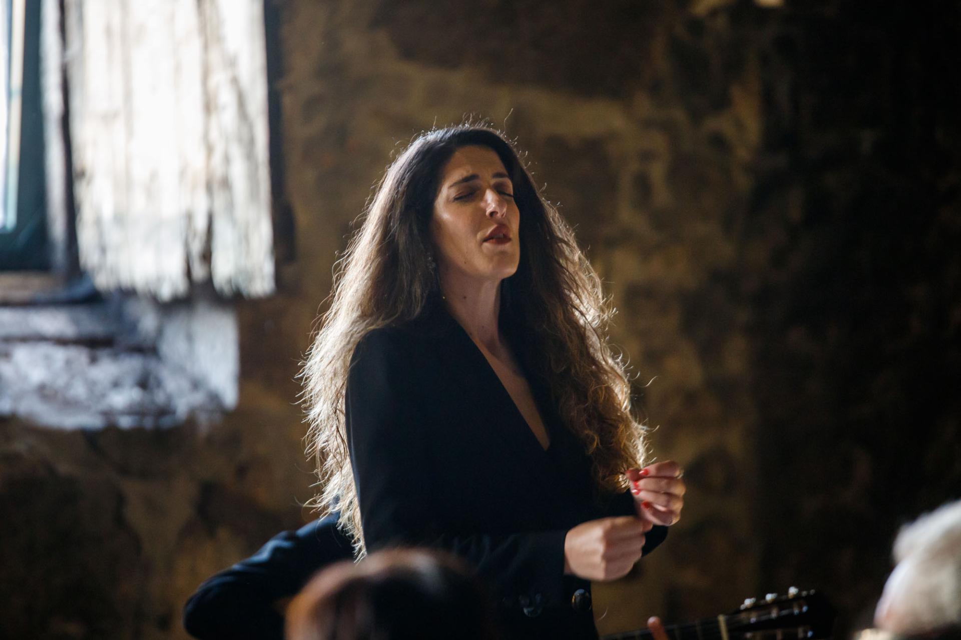 6 Bridges Cruise with visit to the cellars, Wine Tasting and Fado - 3
